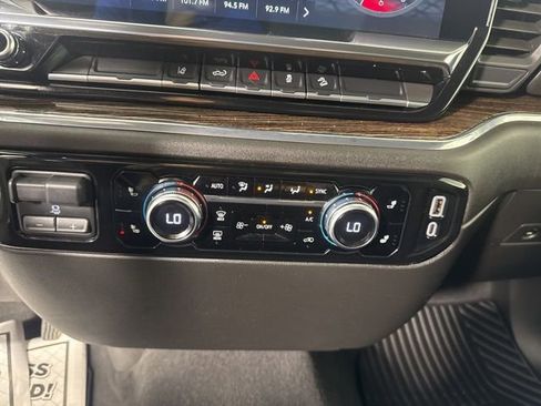 Used 2024 GMC Sierra 2500 SLE w/ SLE Convenience Package image 28