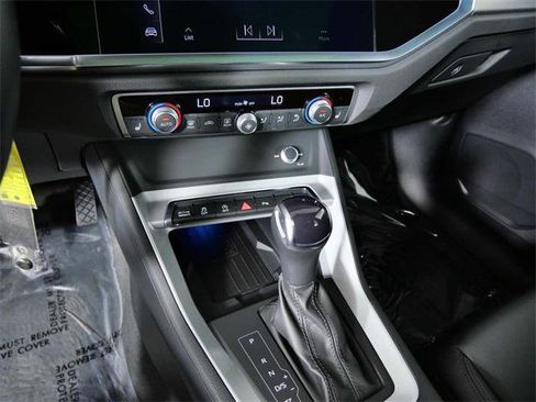 Certified 2022 Audi Q3 2.0T Premium Plus w/ Premium Plus Package image 20