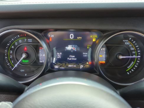 Used 2023 Jeep Wrangler Unlimited Sahara w/ Cold Weather Group AWD/4WD image 14