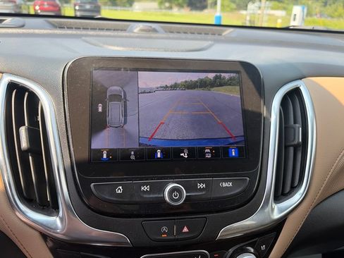 Used 2022 Chevrolet Equinox Premier AWD/4WD image 23