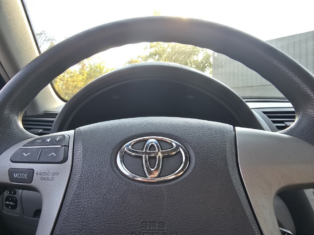Used 2011 Toyota Camry LE FWD image 22