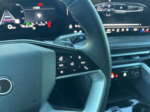 Used 2025 Audi Q5 Premium Plus w/ Premium Plus image 27