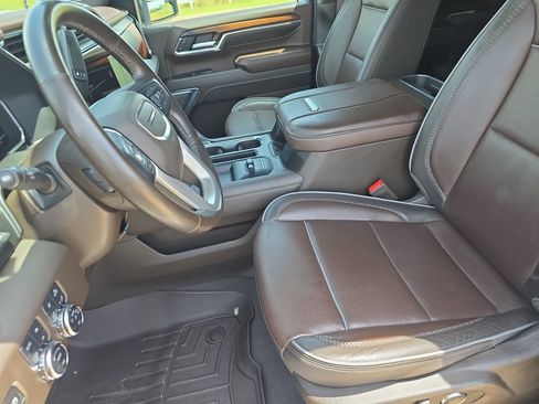 Used 2024 GMC Sierra 2500 Denali w/ Denali Reserve Package AWD/4WD image 15