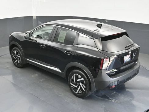 Used 2025 Nissan Kicks SV w/ Charging Package FWD image 30