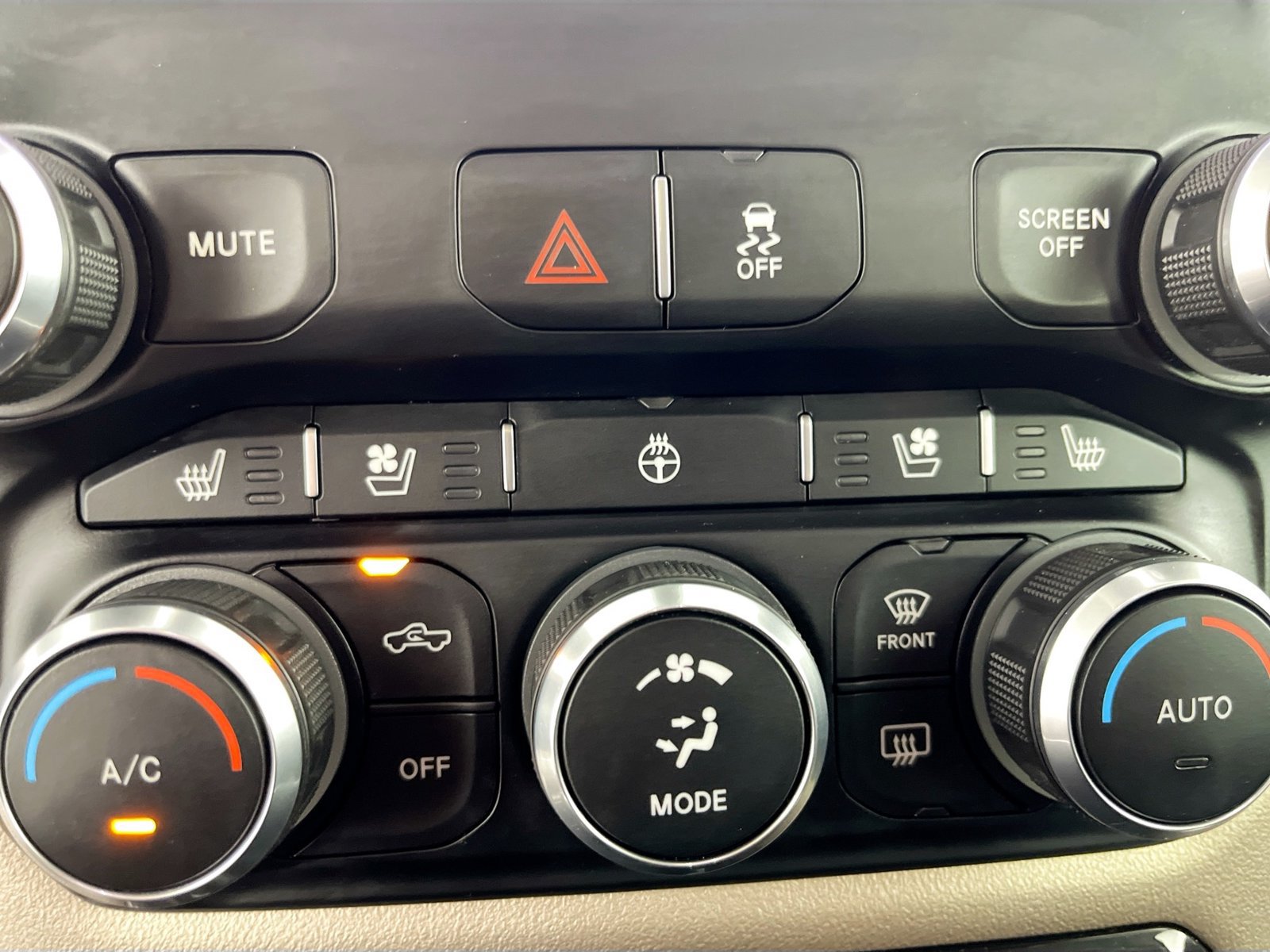 Used 2022 RAM 3500 Laramie AWD/4WD image 22