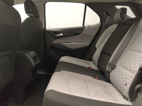 Used 2020 Chevrolet Equinox LT image 18
