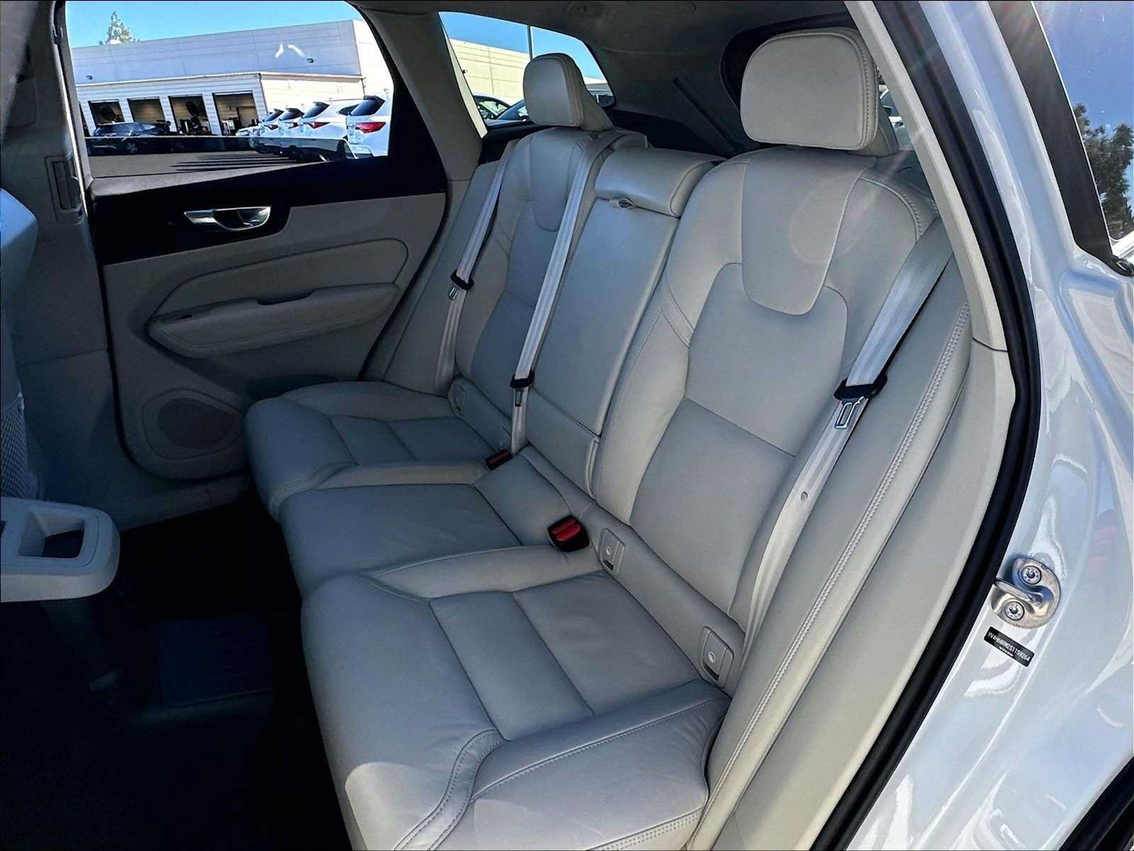 Used 2025 Volvo XC60 T8 Ultra w/ Climate Package AWD/4WD image 28