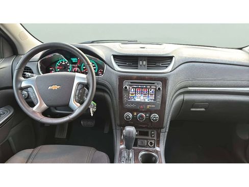 Used 2017 Chevrolet Traverse LT w/ Style and Technology Package image 14