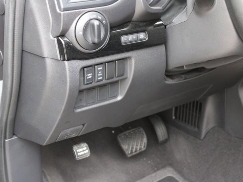 Used 2024 Nissan Titan SV w/ SV Convenience Package image 22