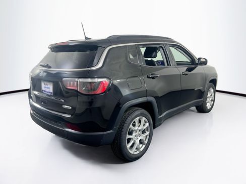 Used 2022 Jeep Compass Latitude AWD/4WD image 5