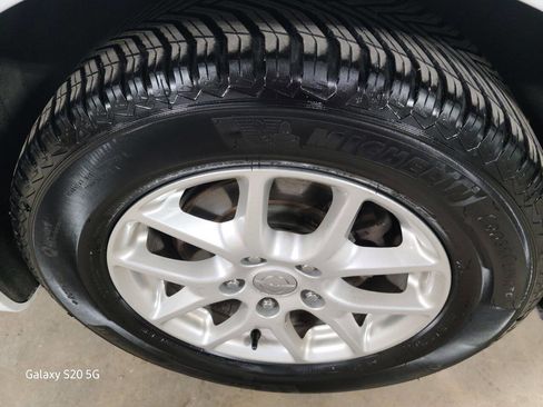 Used 2017 Chrysler Pacifica LX image 15