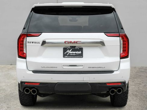 Used 2021 GMC Yukon Denali w/ Advanced Technology Package AWD/4WD image 10