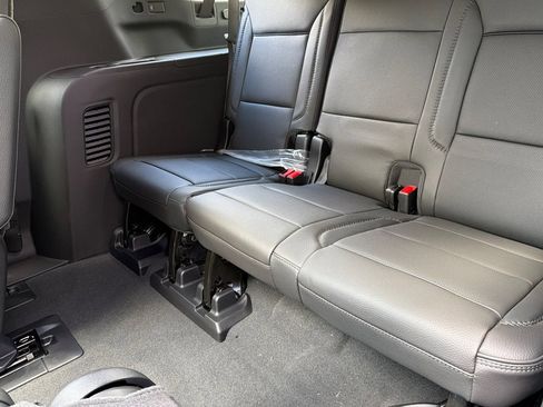 New 2026 GMC Yukon XL Denali AWD/4WD image 13