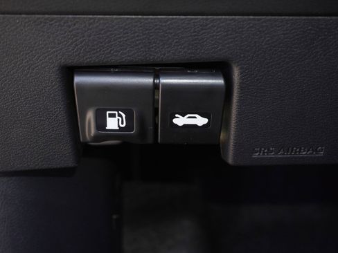 Used 2024 Nissan Kicks SV FWD image 20