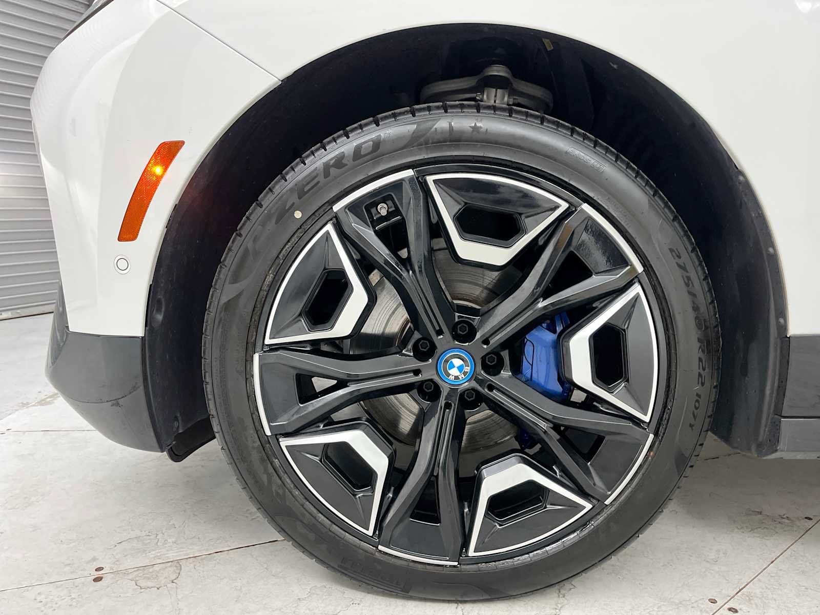 Used 2024 BMW iX xDrive50 w/ Sport Package AWD/4WD image 24