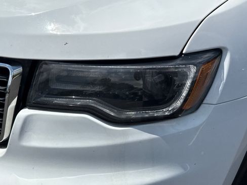 Used 2021 Jeep Grand Cherokee Limited w/ Premium Lighting Group AWD/4WD image 7