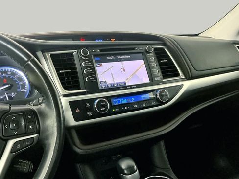 Used 2019 Toyota Highlander XLE AWD/4WD image 7