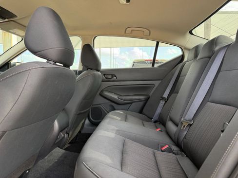 Used 2025 Nissan Altima 2.5 SV FWD image 25
