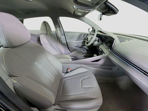 Used 2024 Hyundai Elantra SEL image 28