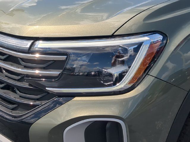 Used 2024 Volkswagen Atlas Peak Edition SEL AWD/4WD image 10