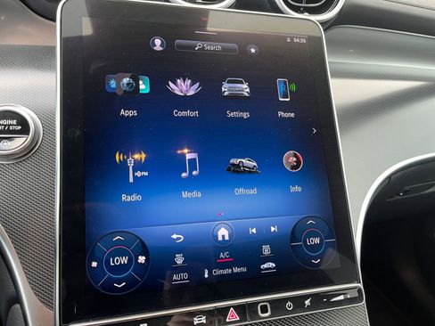 Used 2024 Mercedes-Benz GLC 300 4MATIC image 21