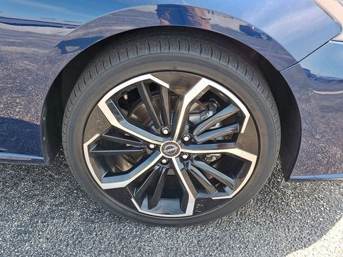 Used 2024 Nissan Altima 2.5 SR FWD image 9