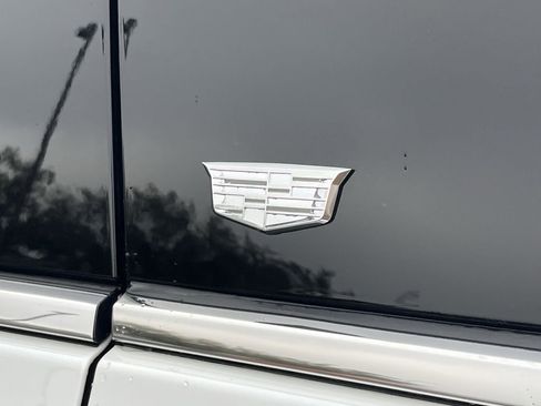 Used 2023 Cadillac Escalade ESV Premium Luxury w/ LPO, Radiant Package image 33