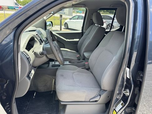 Used 2017 Nissan Frontier SV w/ SV Value Truck Package AWD/4WD image 15