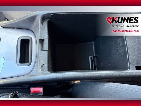 Used 2024 Chevrolet Malibu LT image 25