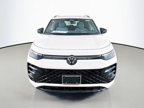 New 2026 Volkswagen Tiguan SE R-Line image 2