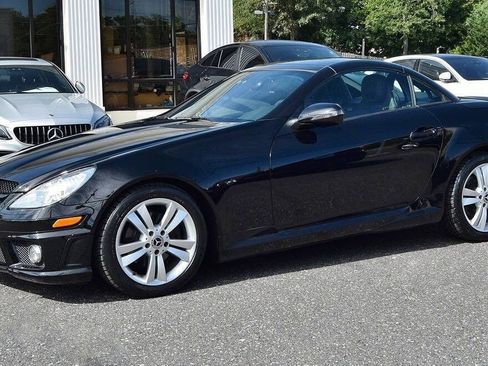 Used 2011 Mercedes-Benz SLK 300 image 3