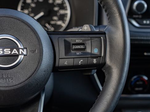 Used 2022 Nissan Rogue SV w/ SV Premium Package AWD/4WD image 14