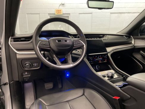 New 2025 Jeep Grand Cherokee L Limited w/ Luxury Tech Group II image 12