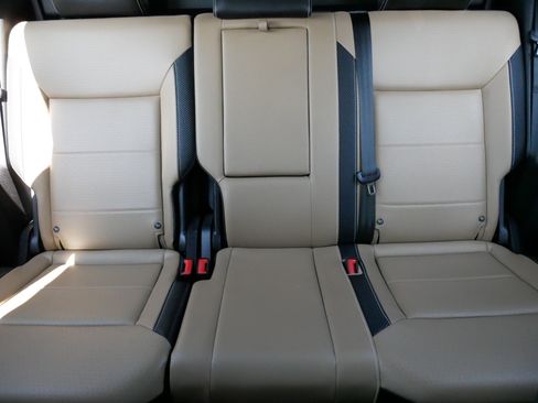 Certified 2023 Volkswagen Atlas Cross Sport SE w/ Panoramic Sunroof Package AWD/4WD image 13