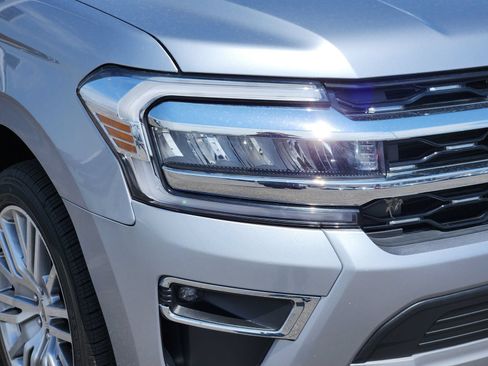 Used 2023 Ford Expedition Max Limited RWD image 10