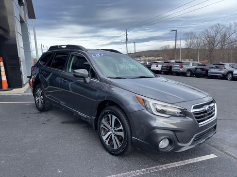 Used 2018 Subaru Outback 2.5i Limited image 4