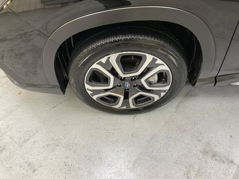 Used 2025 Subaru Ascent Touring w/ Popular Package #2 image 11