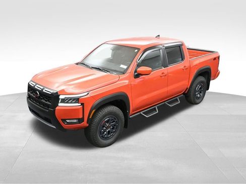 Used 2025 Nissan Frontier PRO-4X AWD/4WD image 25