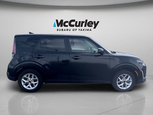 Used 2024 Kia Soul LX w/ Option Group 015 FWD image 4