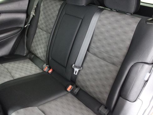 Used 2021 Nissan Rogue Sport SV FWD image 18
