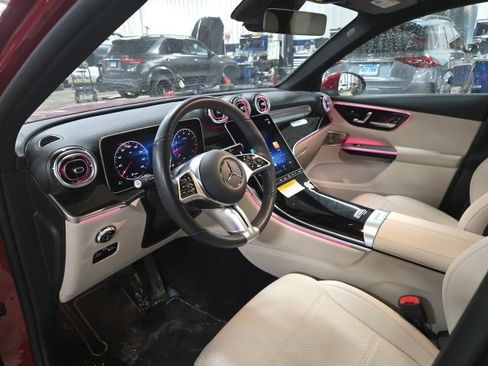 Certified 2025 Mercedes-Benz GLC 300 4MATIC image 4