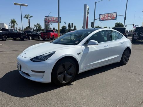 Used 2020 Tesla Model 3 Standard Range Plus image 3