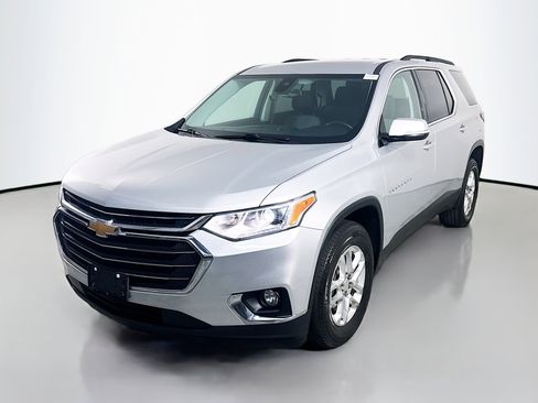 Used 2020 Chevrolet Traverse LT w/ Driver Confidence II Package AWD/4WD image 4
