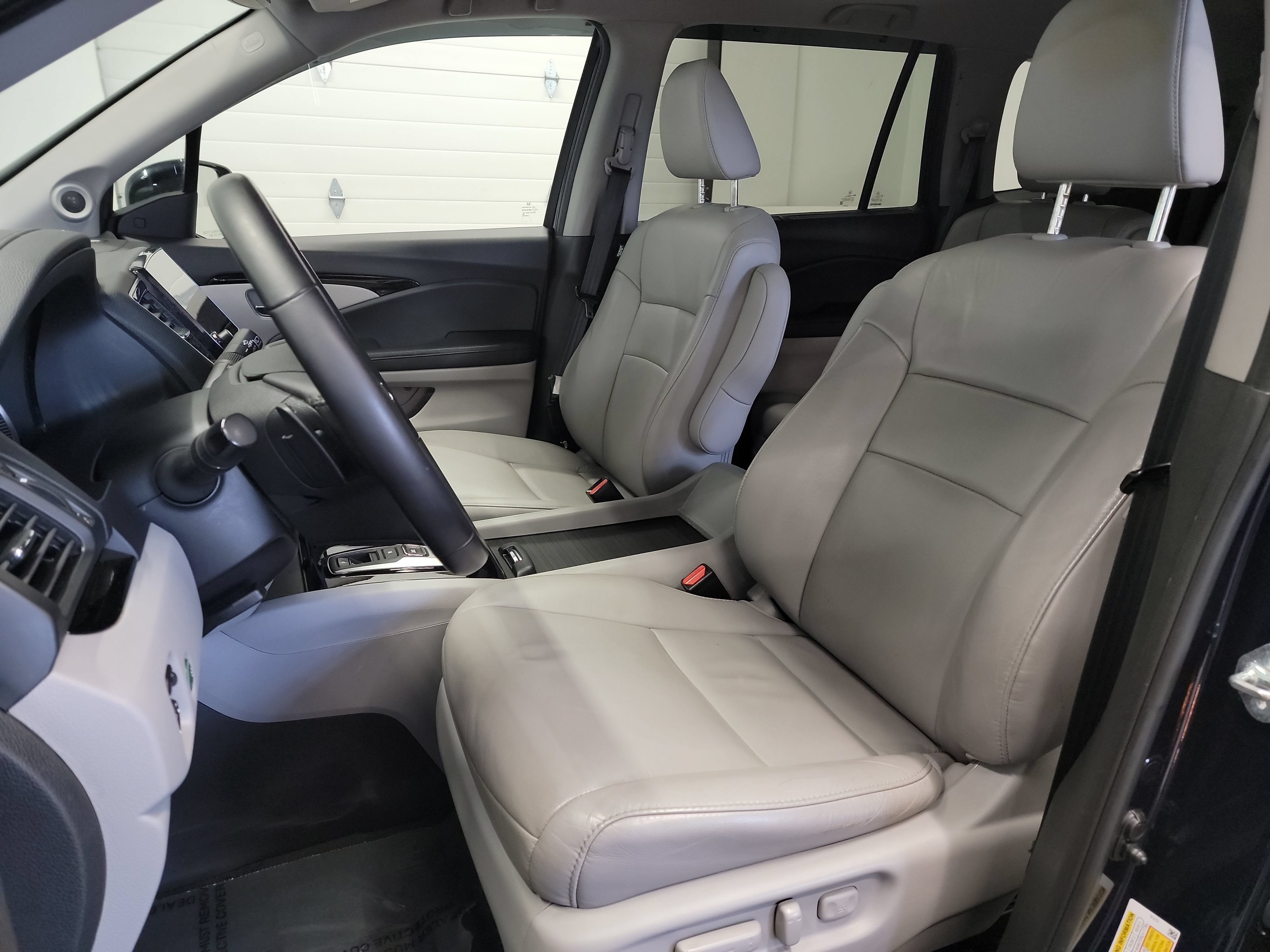 Used 2020 Honda Pilot Touring image 12