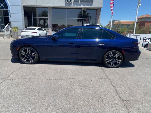 Used 2023 BMW i7 xDrive60 w/ Parking Assistance Package AWD/4WD image 9