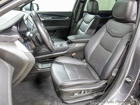 Used 2024 Cadillac XT5 Premium Luxury image 9