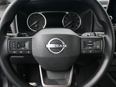 Used 2025 Nissan Rogue S FWD image 13