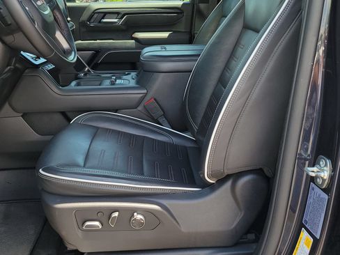 Used 2025 GMC Sierra 2500 AT4X AWD/4WD image 6