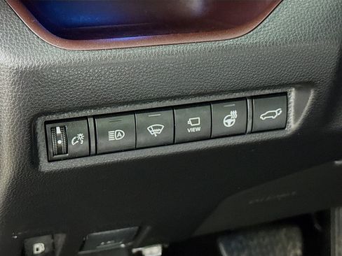 Used 2019 Toyota RAV4 Limited AWD/4WD image 13