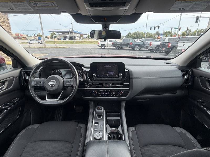 Used 2022 Nissan Pathfinder SV w/ SV Premium Package AWD/4WD image 19